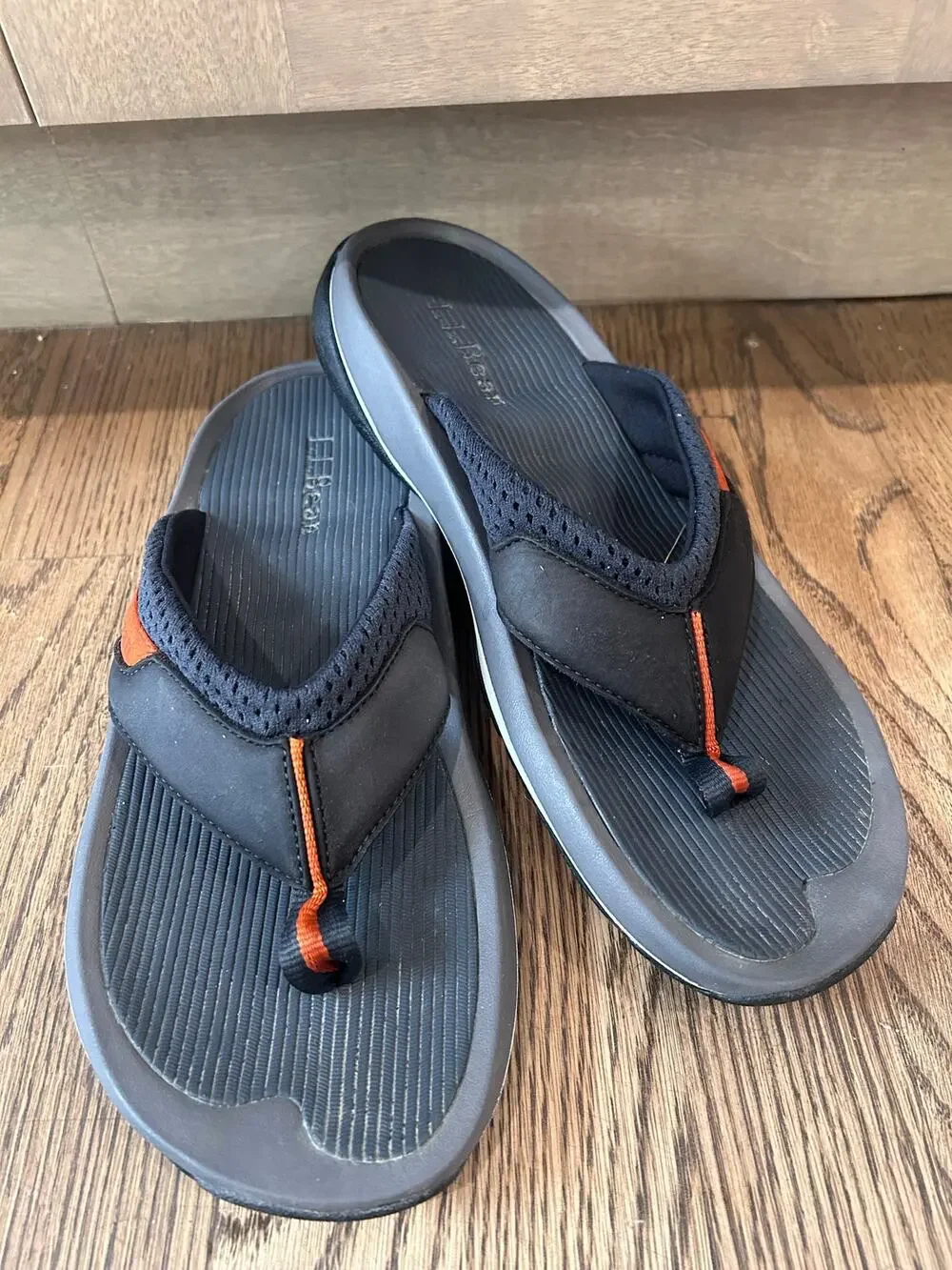 LL Bean Swift River Sport Flip Flop Sandals Charcoal Gray Orange Men Sz 8 Sporty